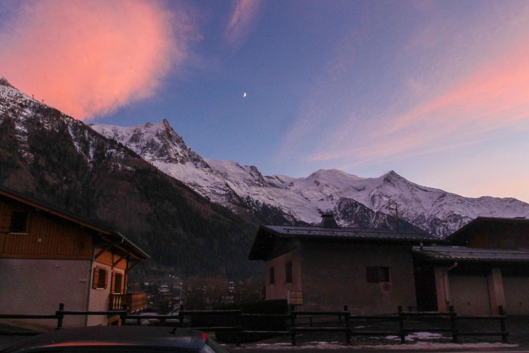 Les Pecles Mt Blanc - Chamonix Center Apartment Bagian luar foto